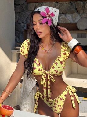 NWT Ditsy Floral Adjustable bikini set